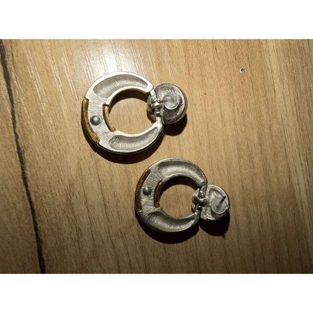 VTG Textured Gold Silver Tone Metal Door Knocker Fashion Post Earrings PEARL